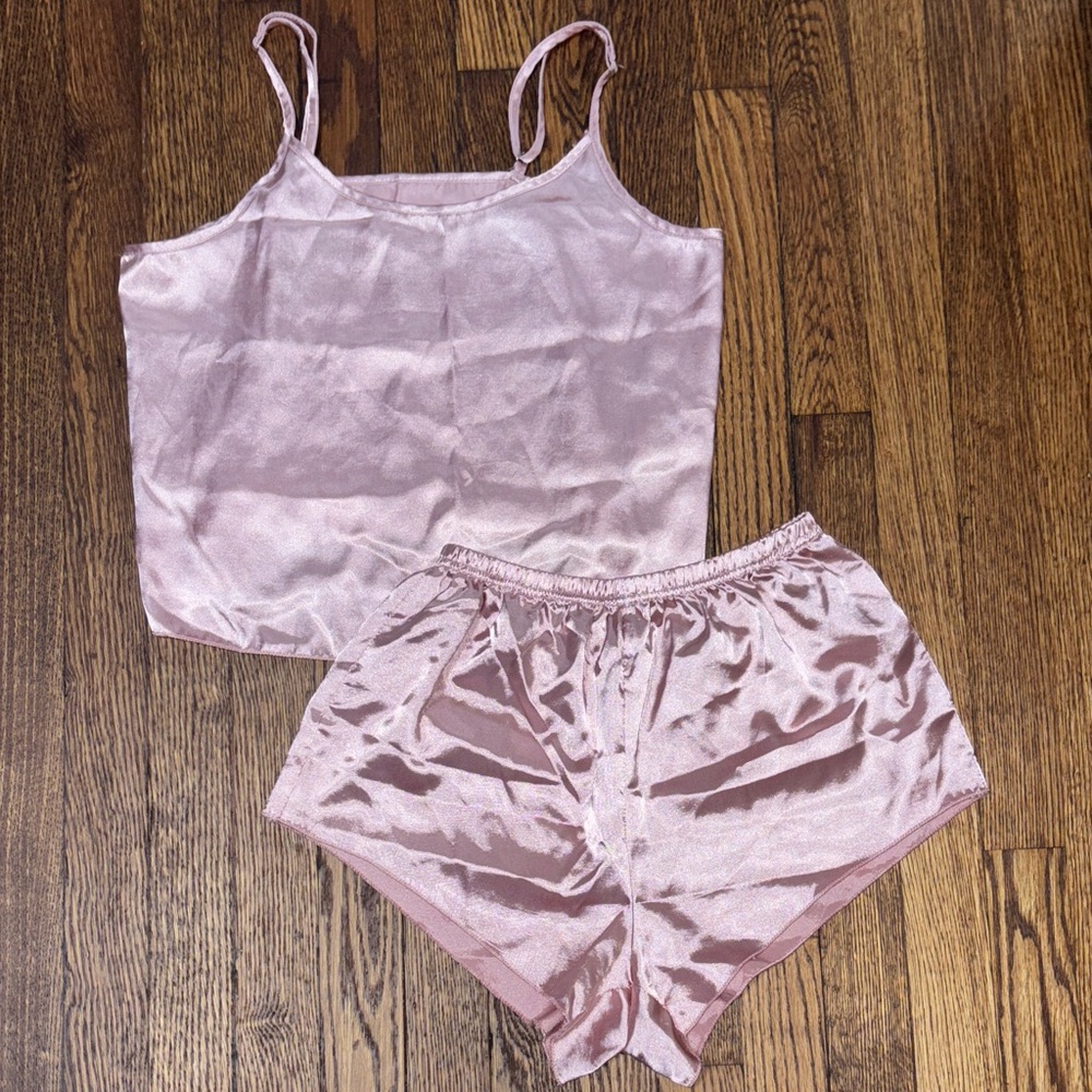 🤍Valentine’s Day🤍Silky Pink Sleepwear Set